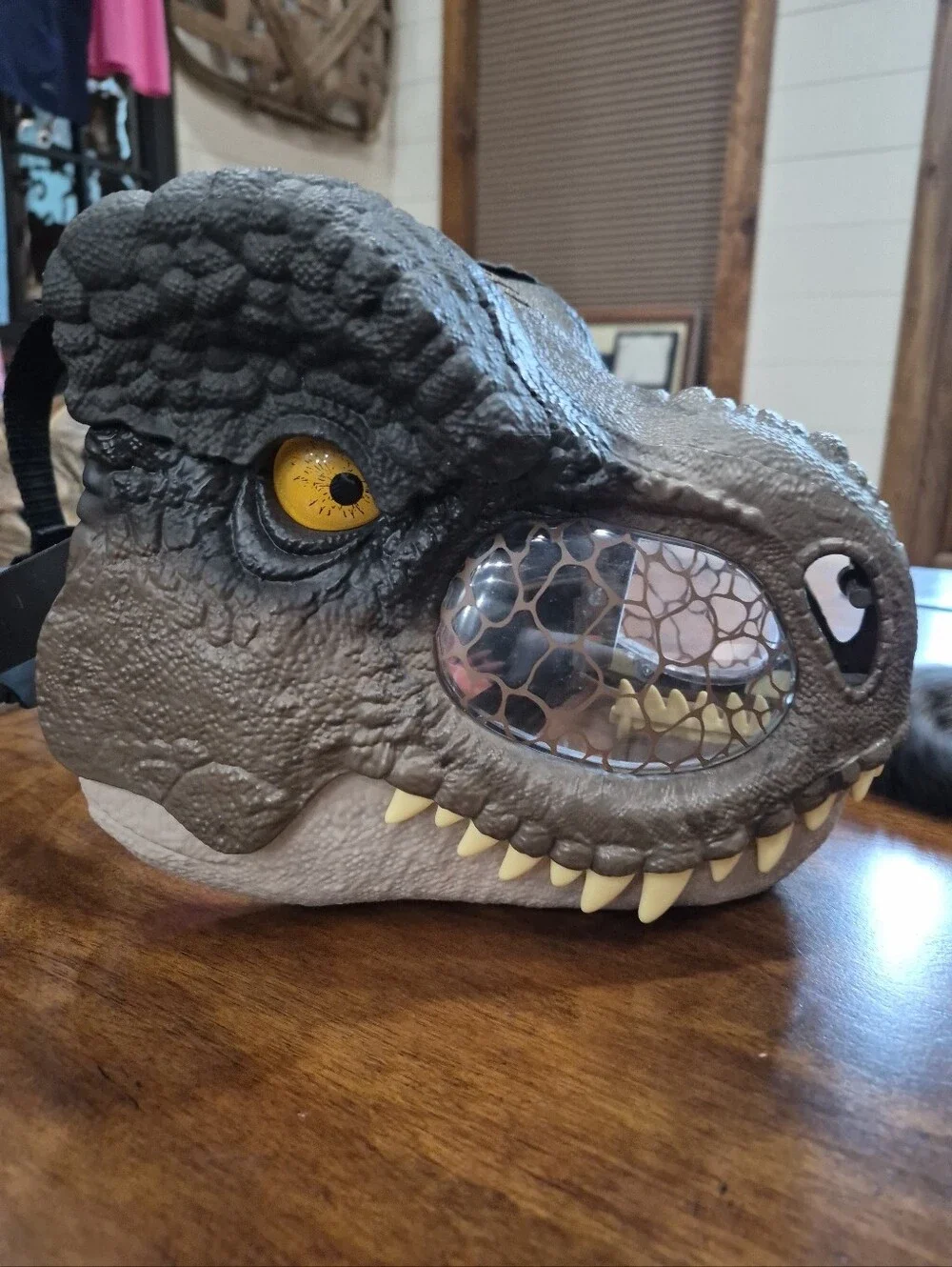 Jurassic World Chomp 'N Roar T Rex Halloween Mask Toy Motion & Sound